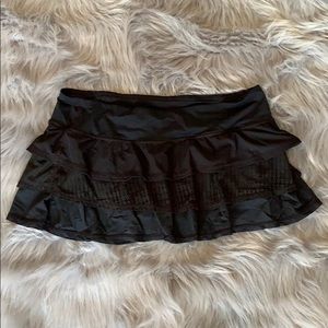 BLACK FRILL lululemon skirt with spandex